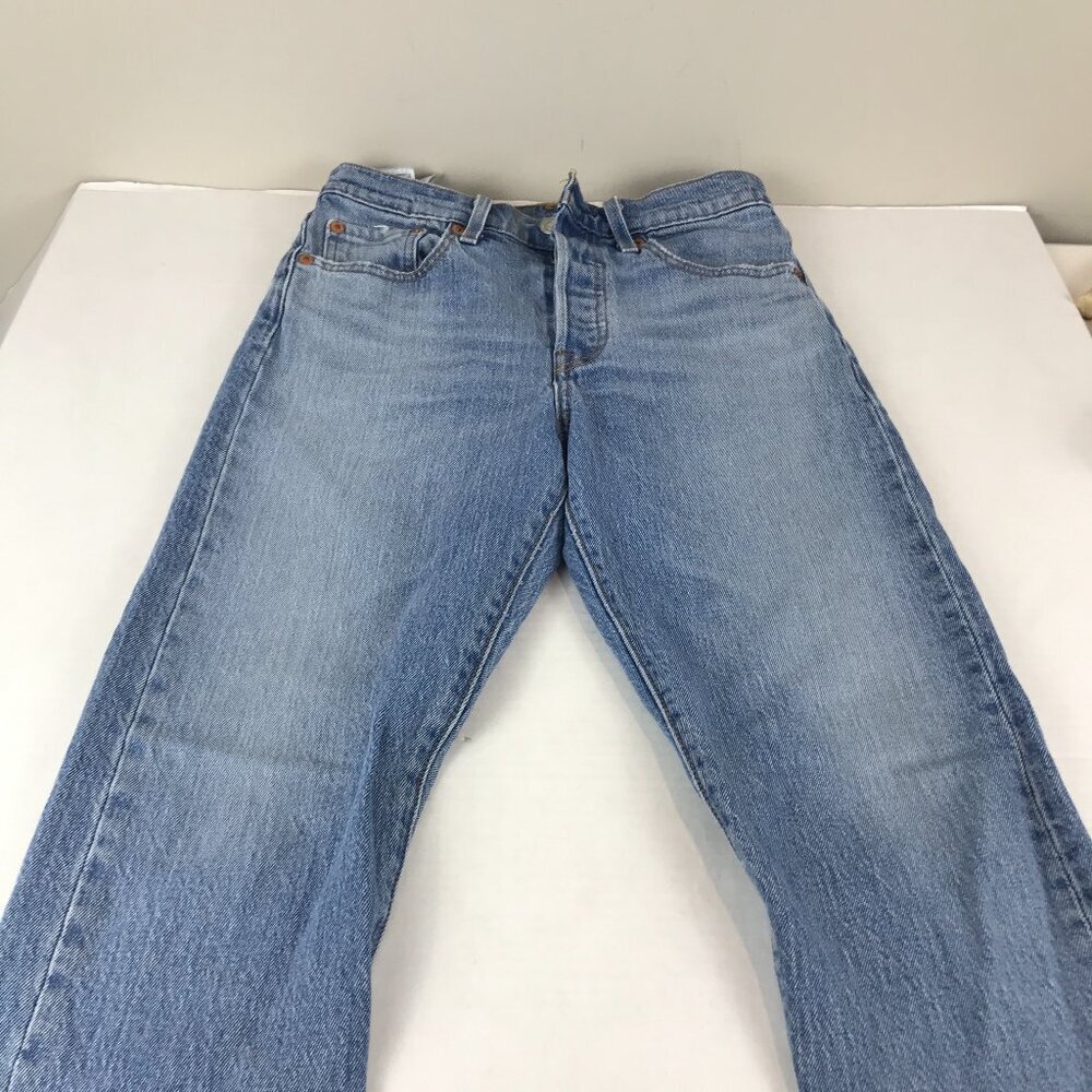 Women's 501 Jeans lt wash Size 25 x 28